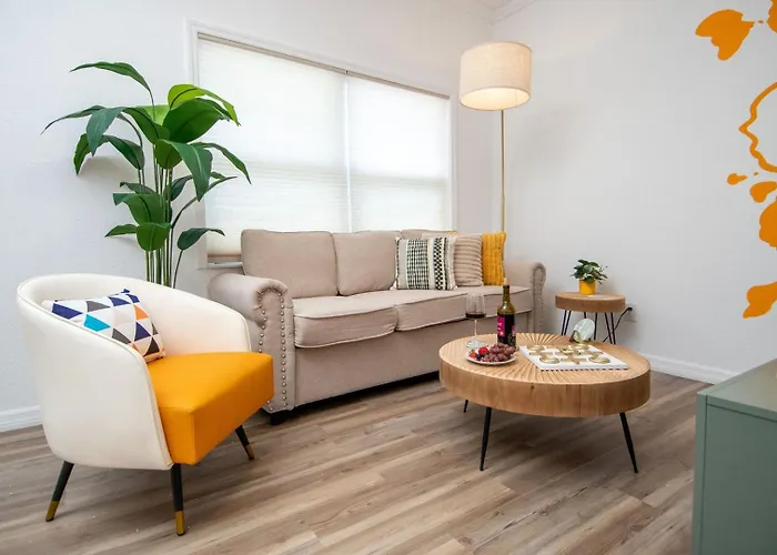 Apartment Coastal • Private Yard + Grill & Games Clearwater Beach