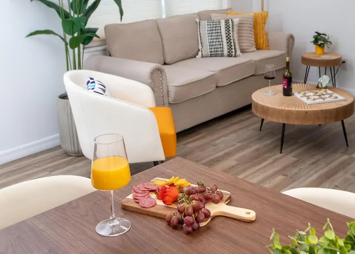 Coastal • Private Yard + Grill & Games Apartment *